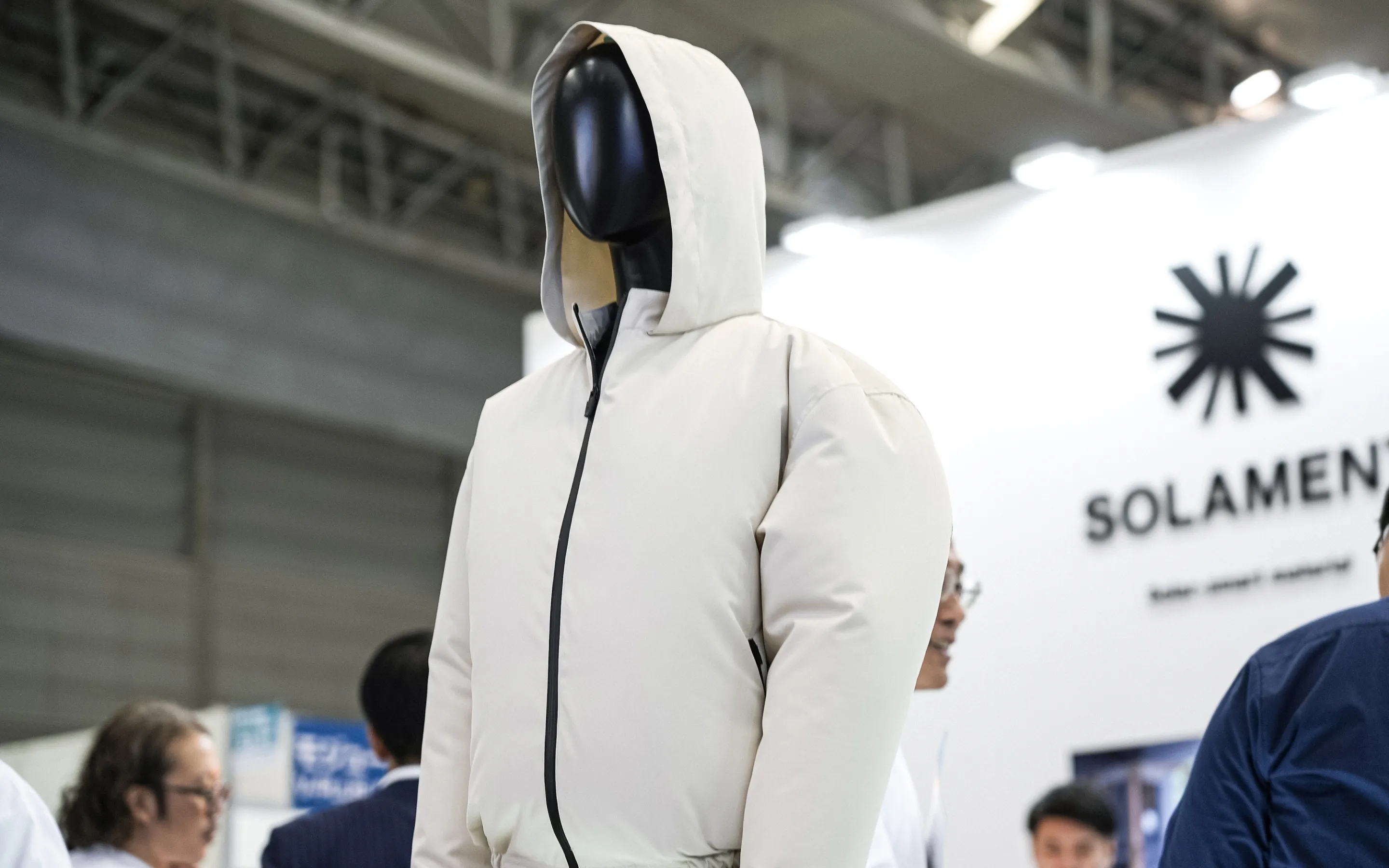 農業WEEKでの展示の様子。新しい農業のユニフォーム「HOPE WEAR for Farm」が展示されているビジュアル