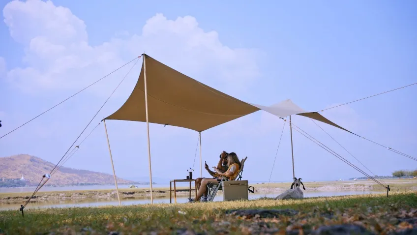 タープ下の空間温度を比較した温度差実験のイメージビジュアル