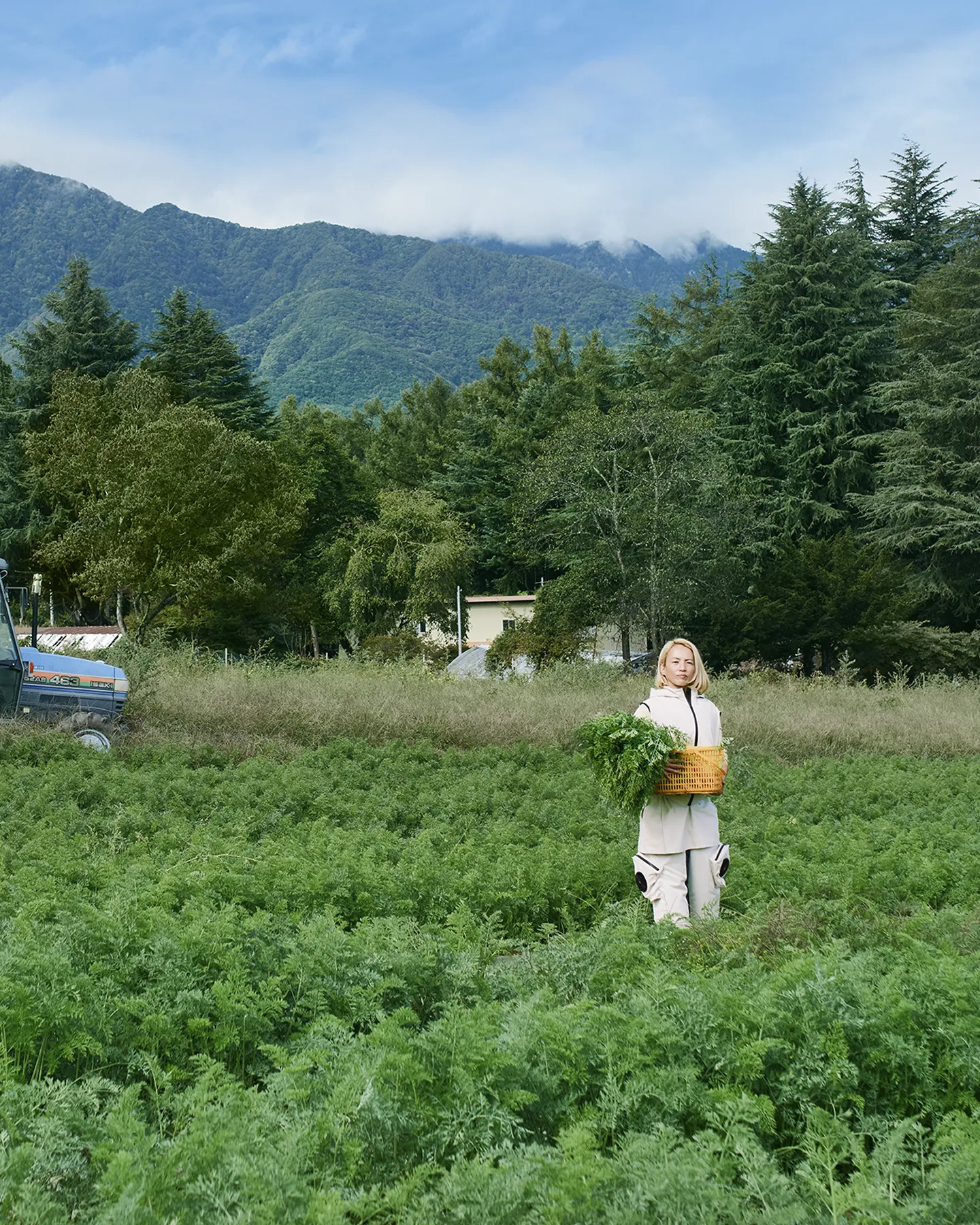 HOPE WEAR for Farm Type Bのキービジュアル。